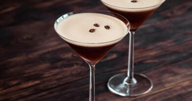 Unleashing the Flavors Creating Exquisite Absinthe Cocktails with Coffee Cream
