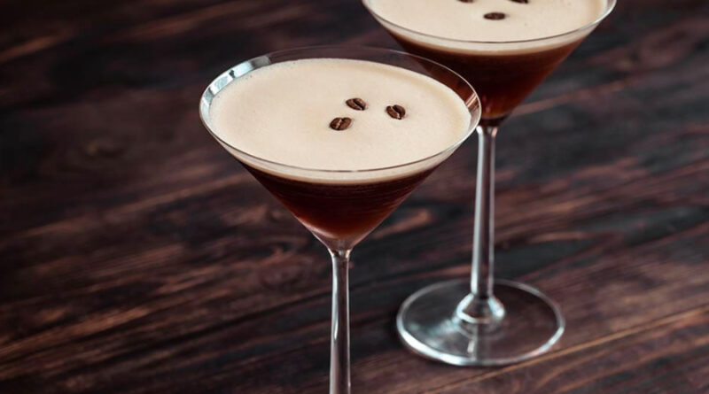 Unleashing the Flavors Creating Exquisite Absinthe Cocktails with Coffee Cream