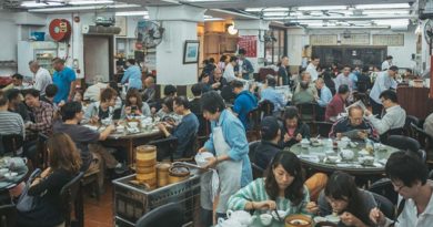 Why Budget Restaurants in Singapore Are Essential for CBD Workers